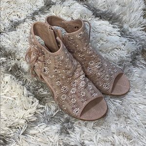 Women’s high heels